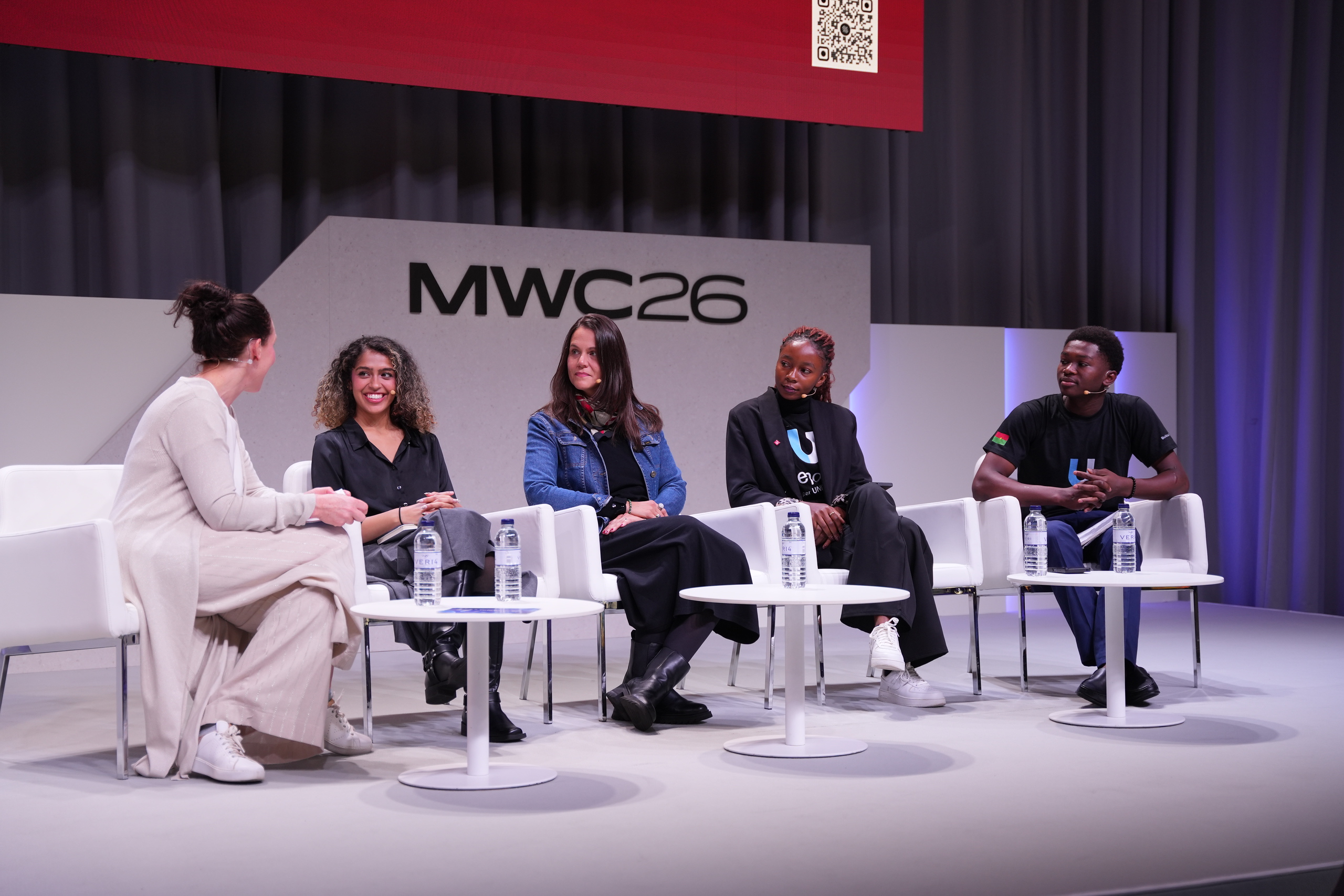 Catherine Bohill (Telefonica); Ash Kapoor (Telstra Foundation), Mariane Franco (Nanum Mujeres Conectades); Jemima Kasongo (UNICEF Youth Ambassador Democratic Republic of the Congo; Gouba Abdoul Sofiane Romaric (UNICEF Youth Ambassador Burkino Faso)